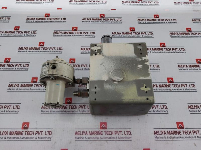 Yamatake-honeywell Nox110-ow-7 I/P Transducer Air Regulator 0.2~1.0 Kg/Cm2