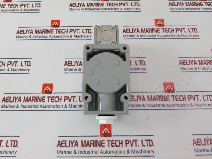 Yamatake 1Lx5001 Explosion Proof Raintight Switch 5A-250Vac