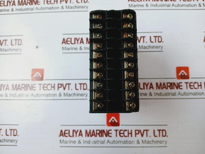 Yokogawa Ut321 Digital Indicating Controller Ut321-00 100-240Vac 50/60Hz 10Vdc
