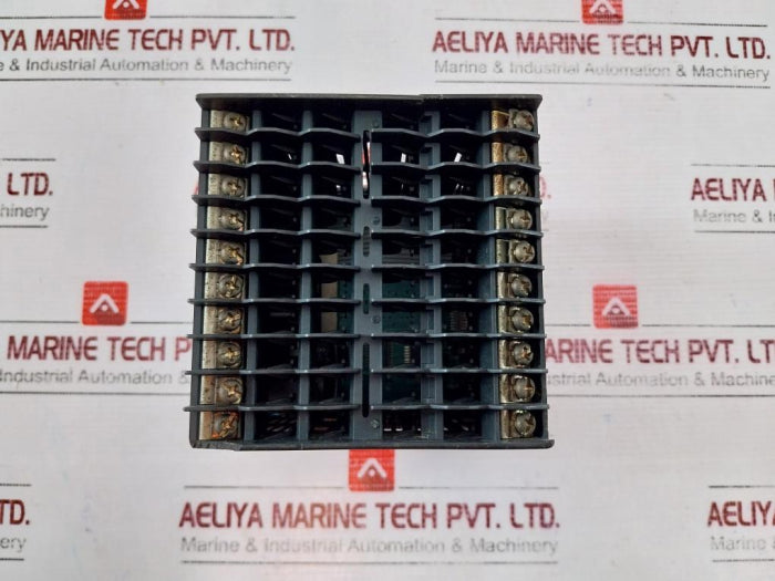 Yokogawa Ut550 Digital Temperature Controller 100-240Vac 50/60Hz 20Va Max 