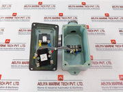 Yongsung Electric Yspl3-24A Rotary (Cam) Switch With Chamber Lamp 24V 10A 250Vac