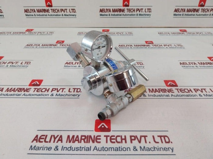 Yutaka Crown 0-250 Kgf/ Cm2 Gas Regulator With Pressure Gauge