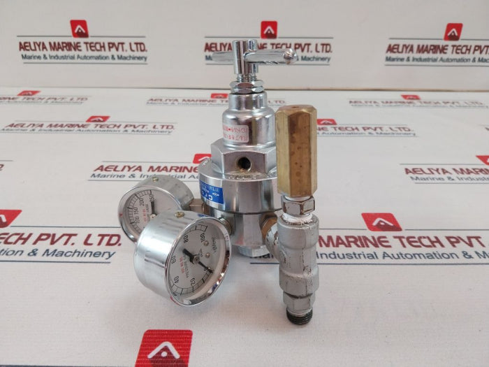 Yutaka Crown 0-250 Kgf/ Cm2 Gas Regulator With Pressure Gauge